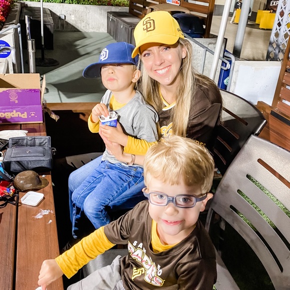 Meet your Posher, Stacy - Picture 3 of 3